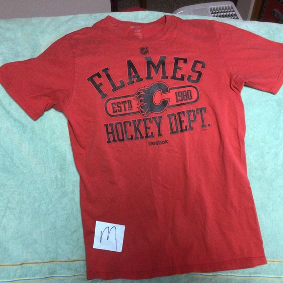 NHL Calgary Flames tshirt - Picture 1 of 1